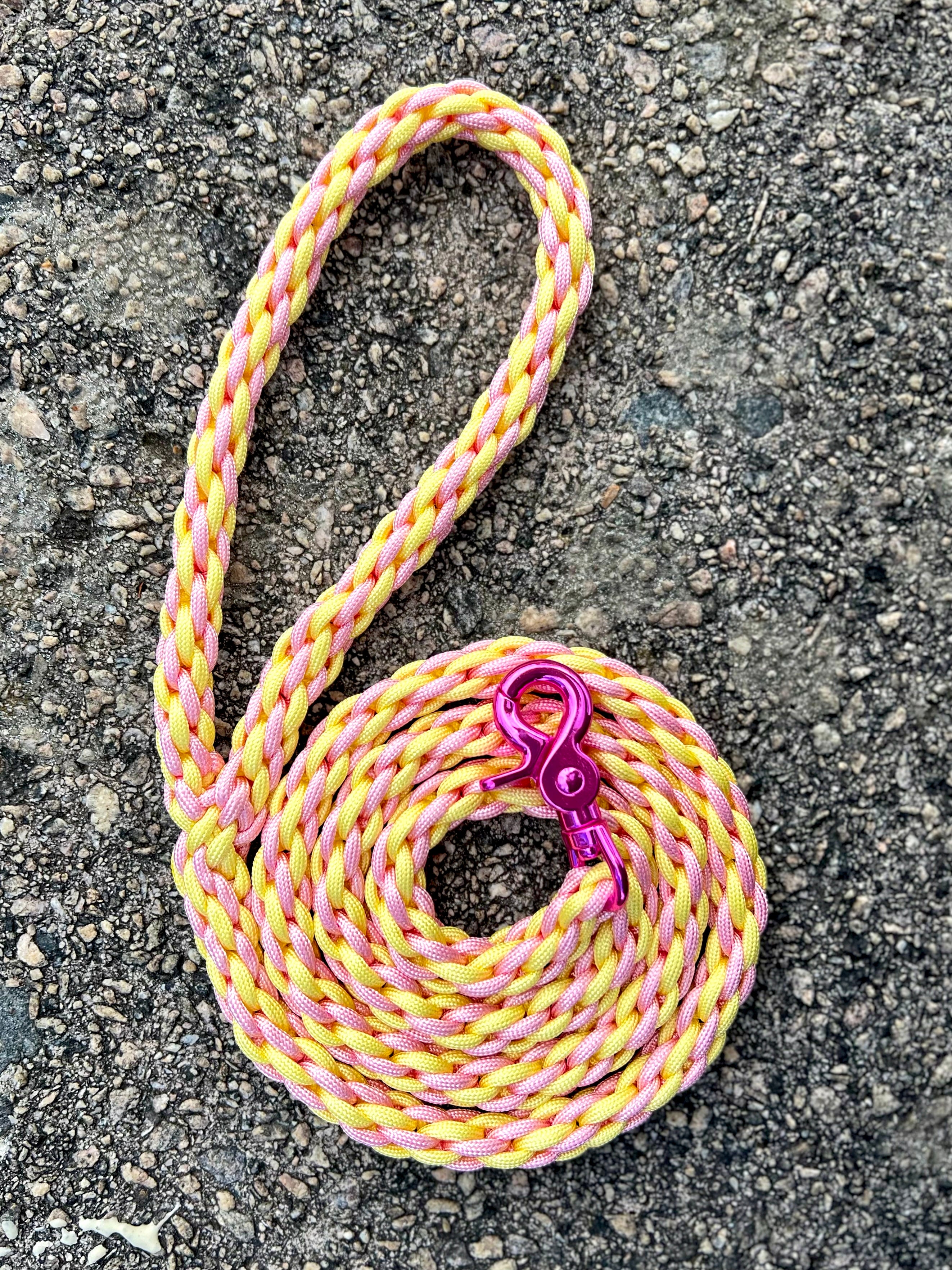 Leiebånd av paracord 2 meter