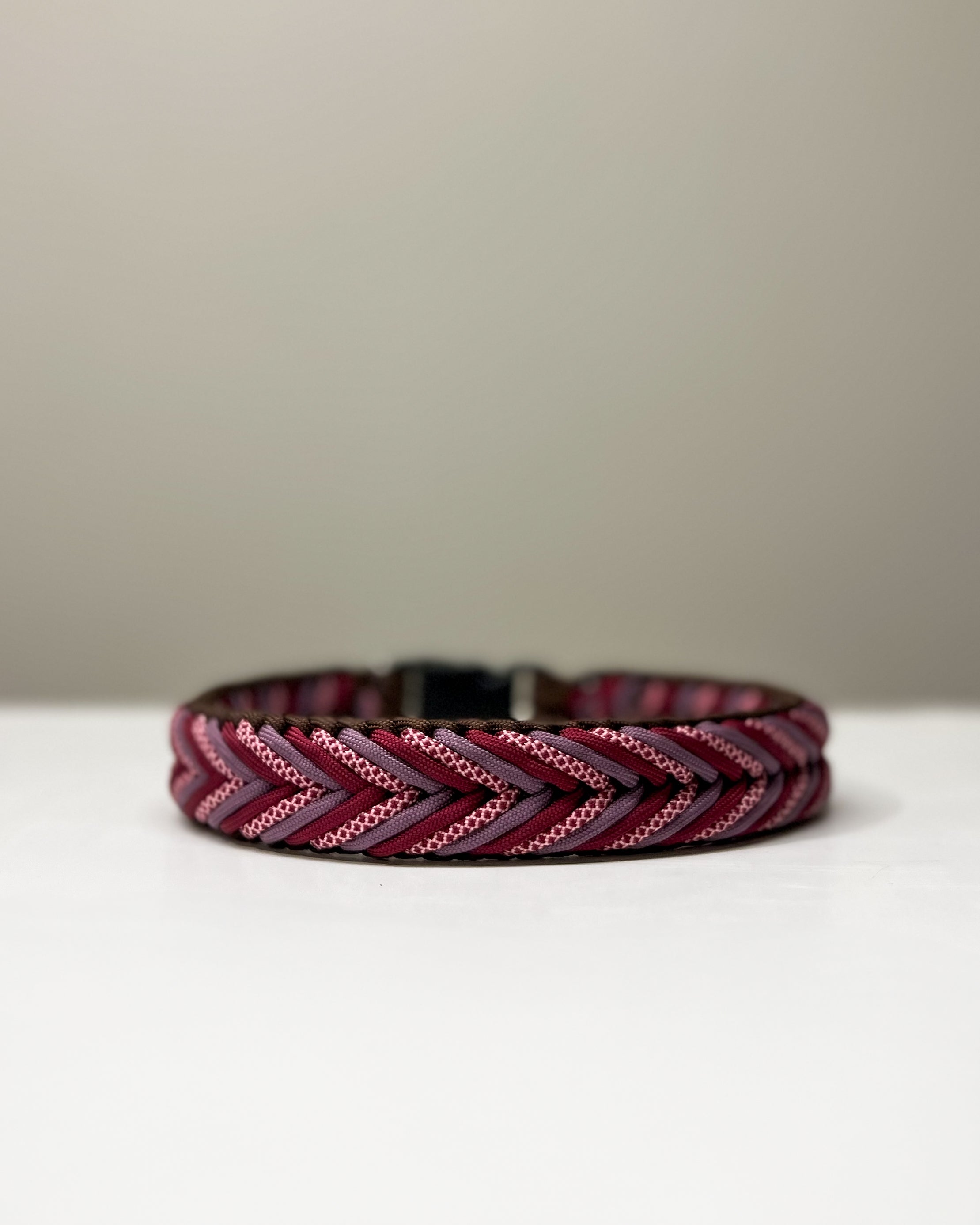 Lilla paracordhalsbånd - ferdigprodusert