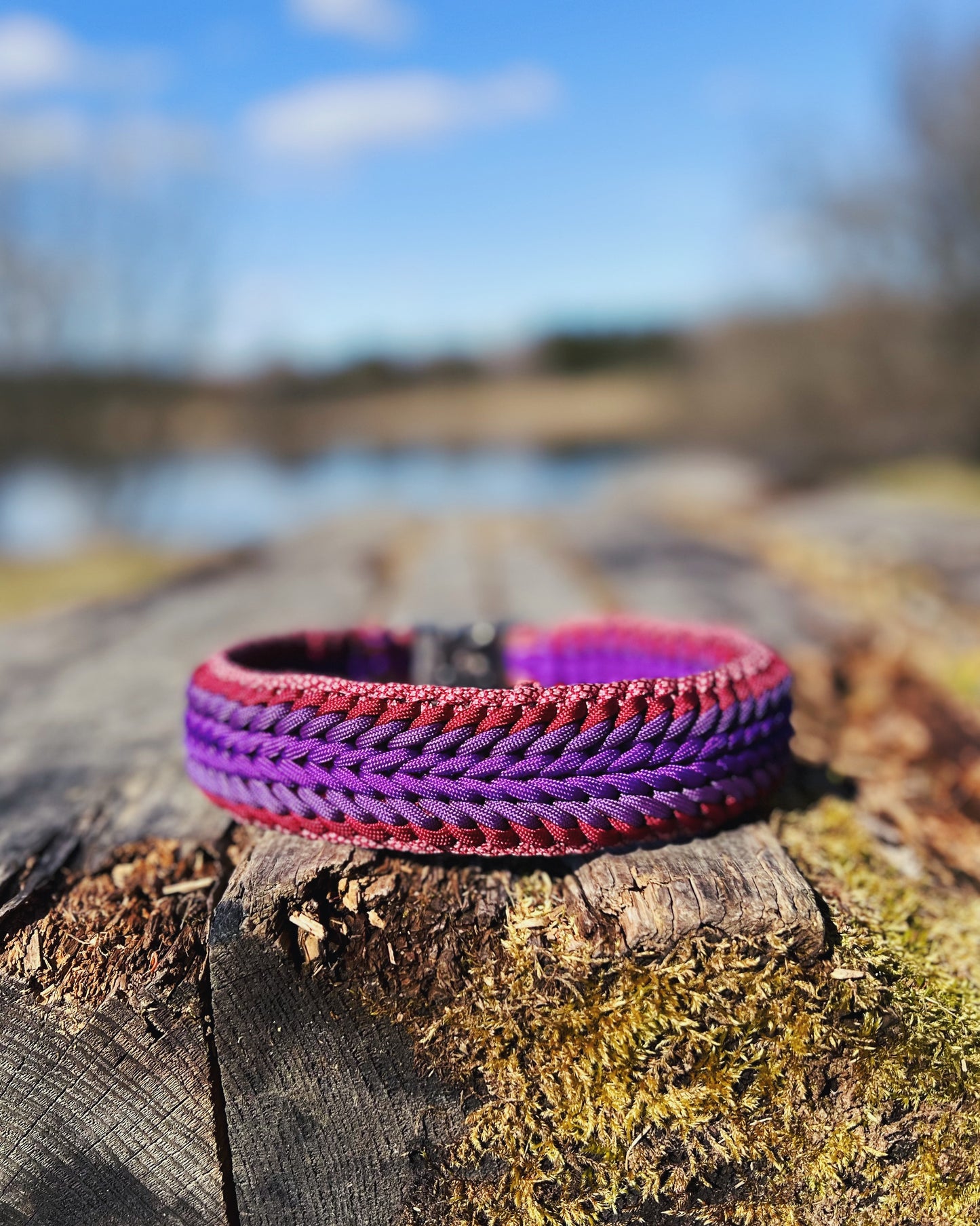 Lilla halsbånd av paracord – Elvebredde - Eras Design