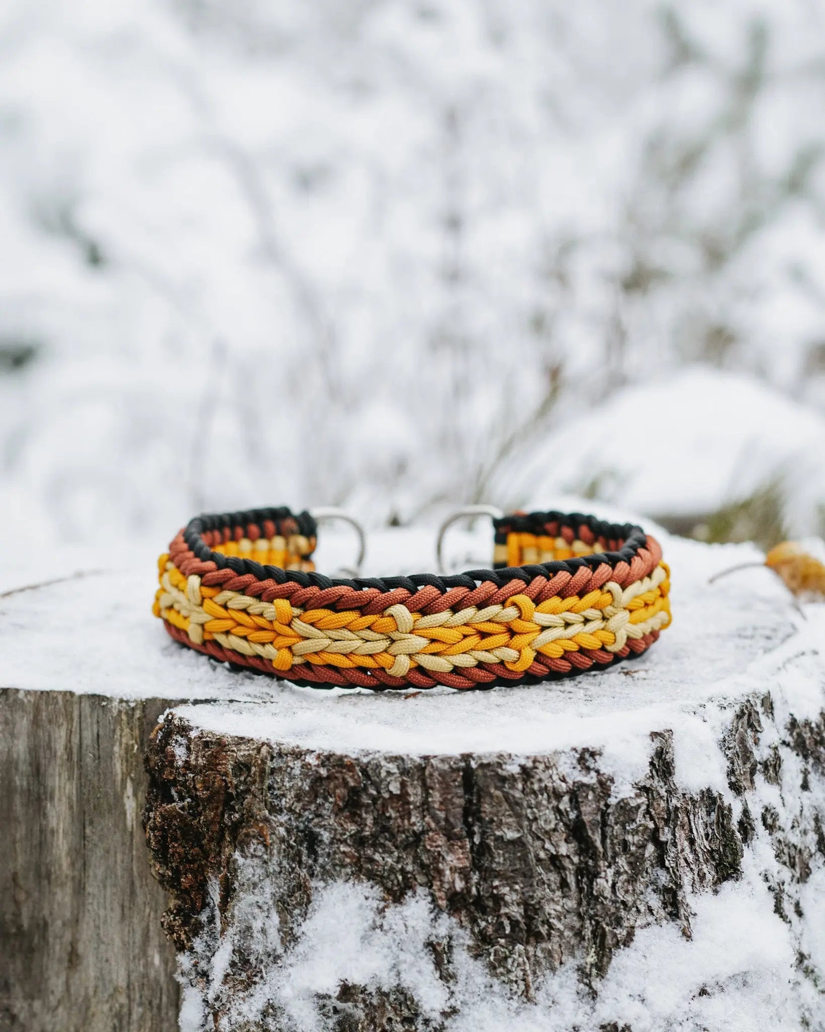 Halsbånd av paracord Eras Design