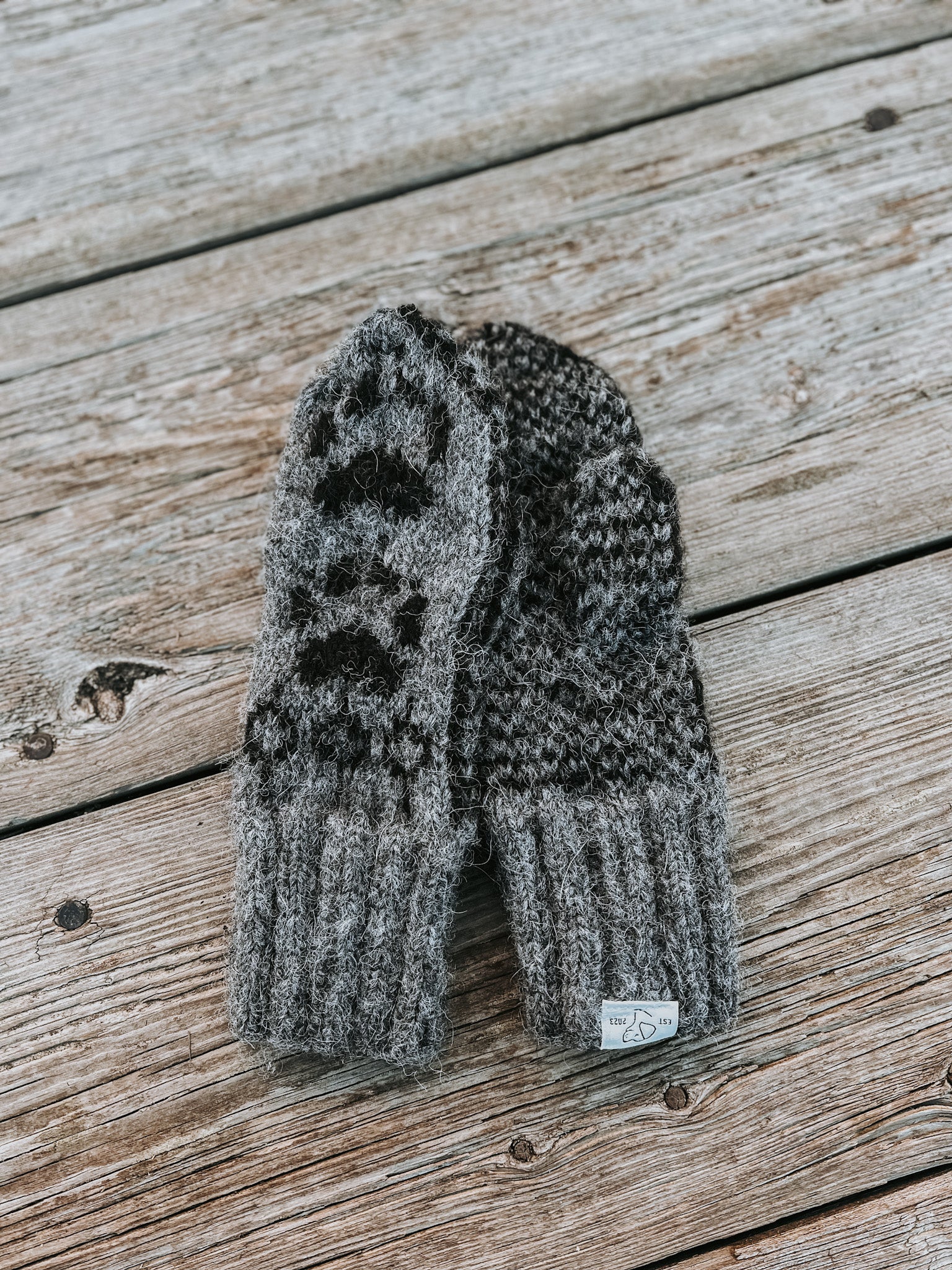 Villmarksvotter ull grå